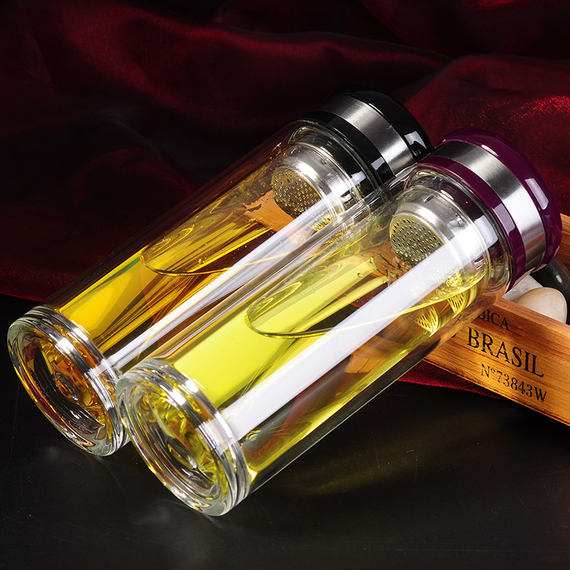 玻璃杯廠家在生產杯子的過程中會出現什么情況批發杯子的親來圍觀